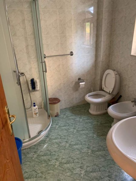 Tirane, jepet me qera Vile 2+1+BLK Kati 2, 600 Euro (prane cinco cavalli)
