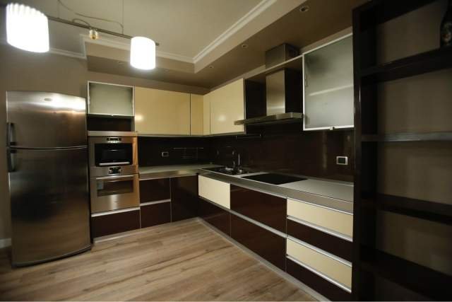 Tirane, jepet me qera apartament Kati 4, 100 m² 1.000 Euro (Colombo, Liqeni i Thate,   Tirana e Re - Liqeni i Tiranës,  Tiranë,  Shqipëri)