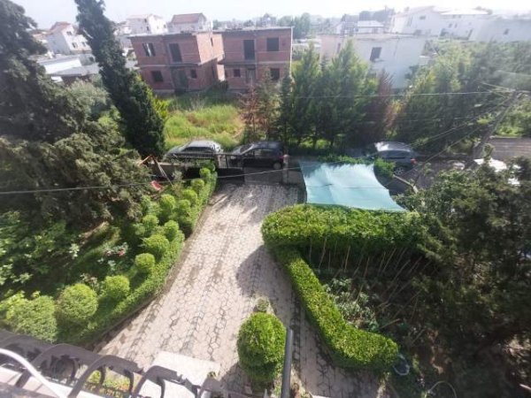 Plazh-Durres, shitet Vile 5+1+A 420 m² 180.000 Euro