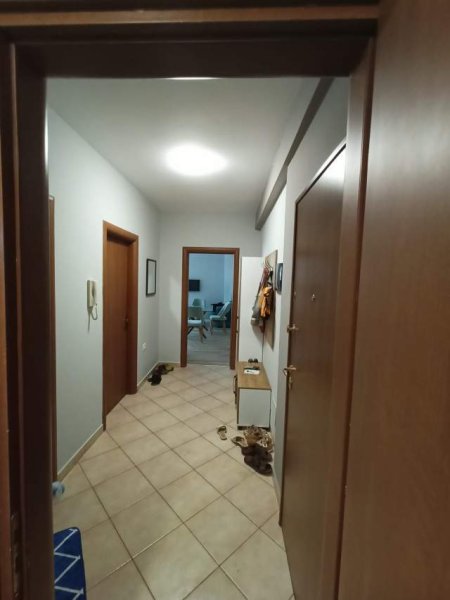 Tirane, jap me qera apartament 2+1 Kati 2, 500 Euro (Jordan Misja)