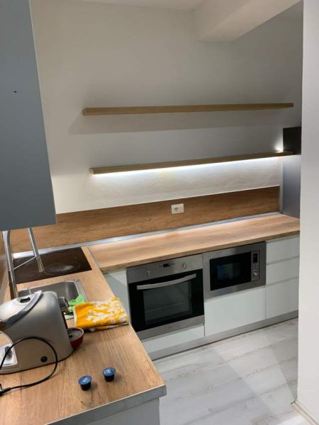 Tirane, jepet me qera apartament 2+1+BLK Kati 1, 90 m² 450 Euro (300 metra mbi Big Market)