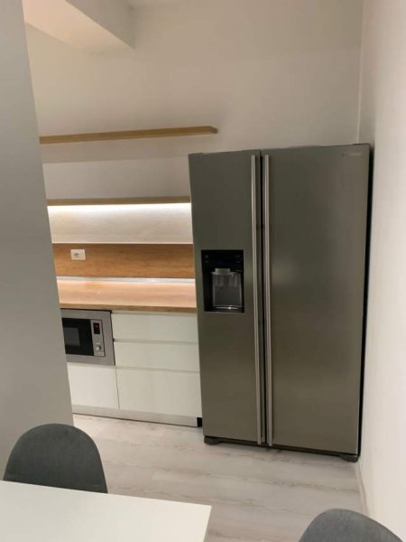 Tirane, jepet me qera apartament 2+1+BLK Kati 1, 90 m² 450 Euro (300 metra mbi Big Market)