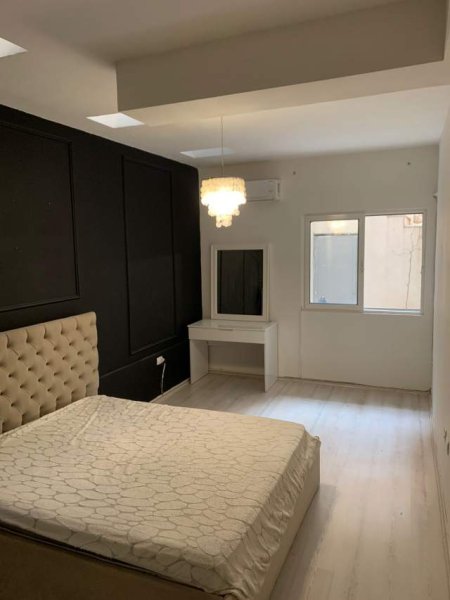 Tirane, jepet me qera apartament 2+1+BLK Kati 1, 90 m² 450 Euro (300 metra mbi Big Market)