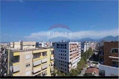 Tirane, shitet Penthouse 1+1+BLK Kati 11, 112 m² 66.000  (Astir)