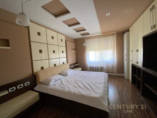 Tirane, jepet me qera apartament Kati 10, 125 m² 1.500 Euro (Rruga Brigada VIII Tirana, Albania)
