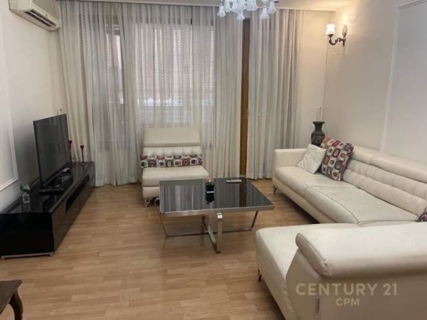 Tirane, jepet me qera apartament Kati 2, 125 m² 1.000 Euro (Bllok Tirana, Albania)