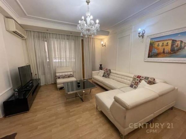 Tirane, jepet me qera apartament Kati 2, 125 m² 1.000 Euro (Bllok Tirana, Albania)