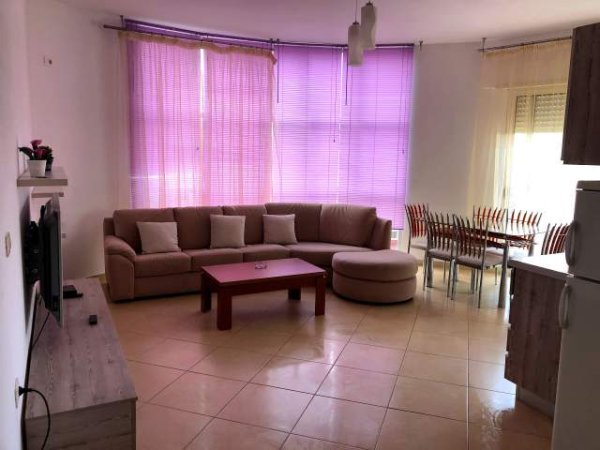 Vlore, jepet me qera apartament 2+1+BLK Kati 3, 114 m² 400 Euro (Pelivan leskaj)