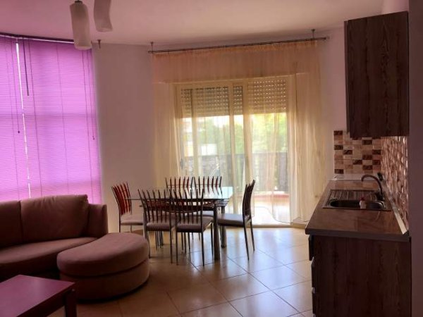 Vlore, jepet me qera apartament 2+1+BLK Kati 3, 114 m² 400 Euro (Pelivan leskaj)
