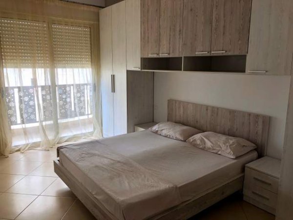 Vlore, jepet me qera apartament 2+1+BLK Kati 3, 114 m² 400 Euro (Pelivan leskaj)
