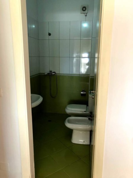 Vlore, jepet me qera apartament 2+1+BLK Kati 3, 114 m² 400 Euro (Pelivan leskaj)