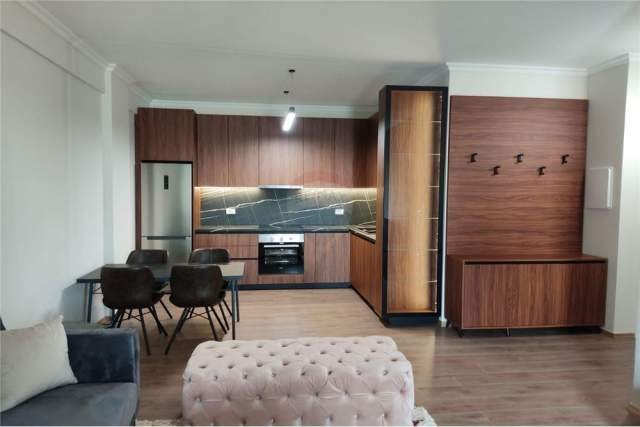 Tirane, jepet me qera apartament 1+1+BLK 78 m² 700 Euro (Zogu i Zi)