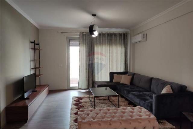 Tirane, jepet me qera apartament 1+1+BLK 78 m² 700 Euro (Zogu i Zi)