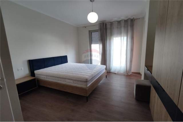 Tirane, jepet me qera apartament 1+1+BLK 78 m² 700 Euro (Zogu i Zi)
