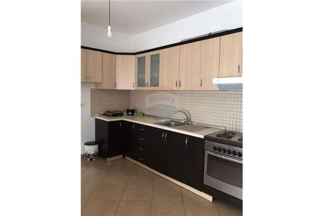 Tirane, jepet me qera apartament 2+1+BLK 105 m² 450 Euro (Rr.DIBRES)