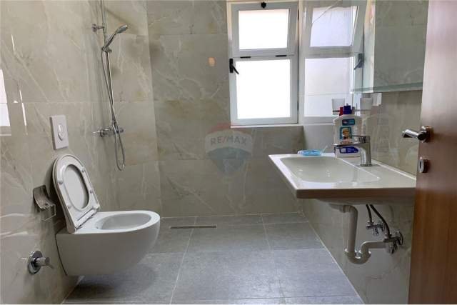 Tirane, jepet me qera apartament 1+1+BLK 60 m² 380 Euro (Myslym Shyri)