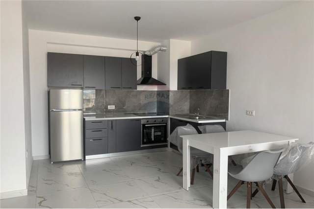 Tirane, jepet me qera apartament 106 m² 500 Euro (Porcelan)