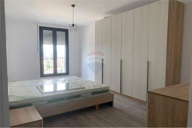 Tirane, jepet me qera apartament 106 m² 500 Euro (Porcelan)