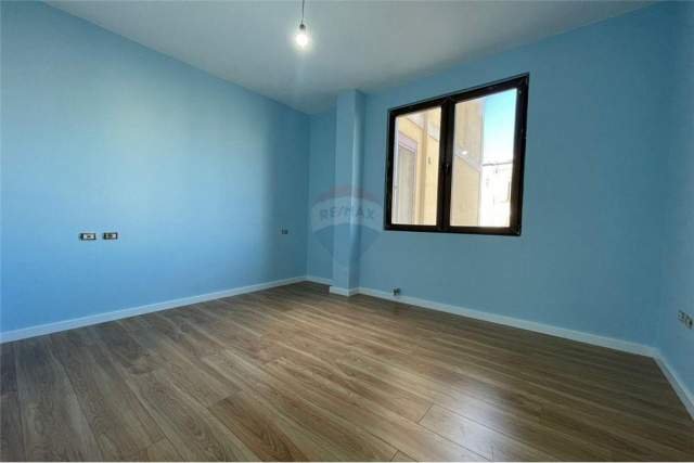 Tirane, shitet apartament 1+1+BLK 136 m² 130.000 Euro