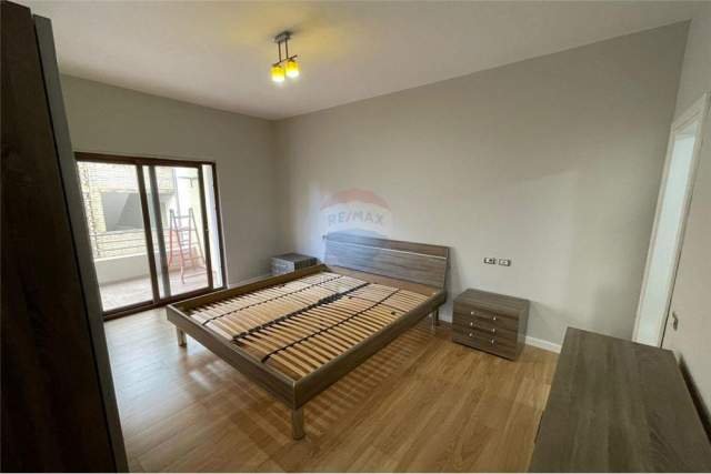 Tirane, shitet apartament 1+1+BLK 136 m² 130.000 Euro