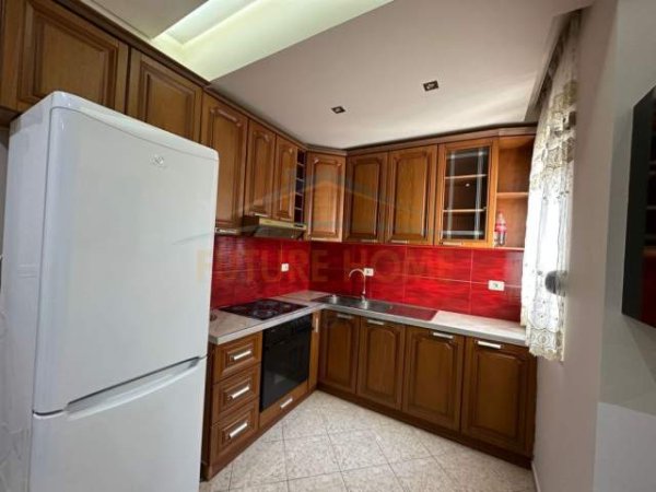 Tirane, jepet me qera apartament Kati 2, 110 m² 450 Euro (Kodra e Diellit)