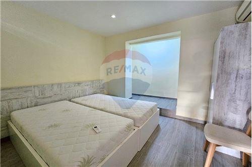 Tirane, jepet me qera apartament 1+1 Kati 1, 45 m² 370 Euro