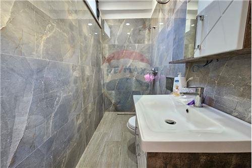 Tirane, jepet me qera apartament 1+1 Kati 1, 45 m² 370 Euro