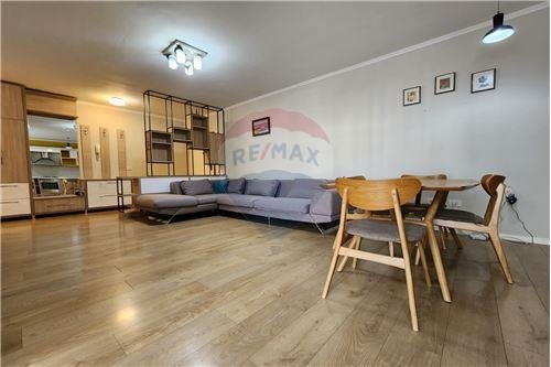 Tirane, jepet me qera apartament 2+1 Kati 5, 95 m² 550 Euro