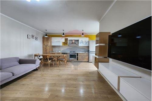 Tirane, jepet me qera apartament 2+1 Kati 5, 95 m² 550 Euro