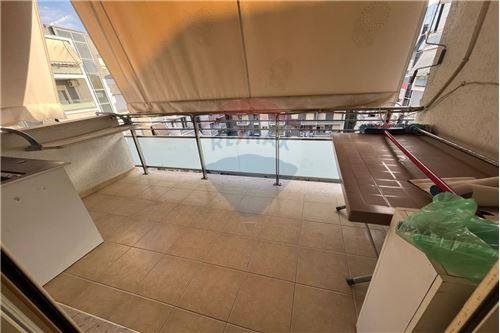 Tirane, jepet me qera apartament 1+1 Kati 5, 68 m² 380 Euro