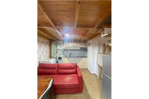 Tirane, jepet me qera apartament 2+1 Kati 1, 50 m² 30.000 Leke