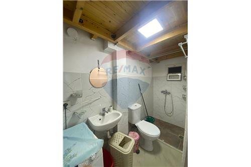 Tirane, jepet me qera apartament 2+1 Kati 1, 50 m² 30.000 Leke