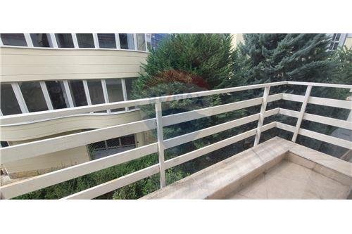Tirane, jepet me qera apartament 2+1 Kati 3, 115 m² 750 Euro