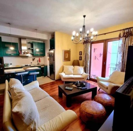 Tirane, jap me qera apartament 2+1+A+BLK Kati 7, 107 m² 600 Euro (Rruga e Barrikadave)
