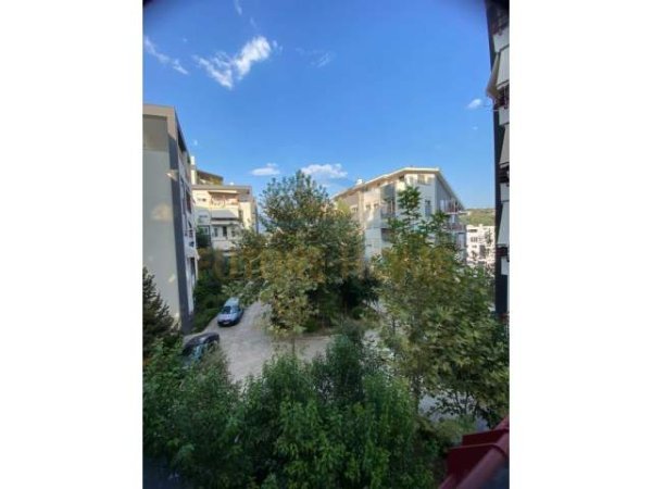 Tirane, jepet me qera apartament Kati 2, 69 m² 550 Euro (Liqeni i Thate)