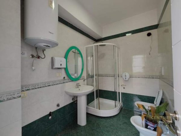 Tirane, jepet me qera zyre Kati 4, 210 m² 2.000 Euro (Nikola Tupe)