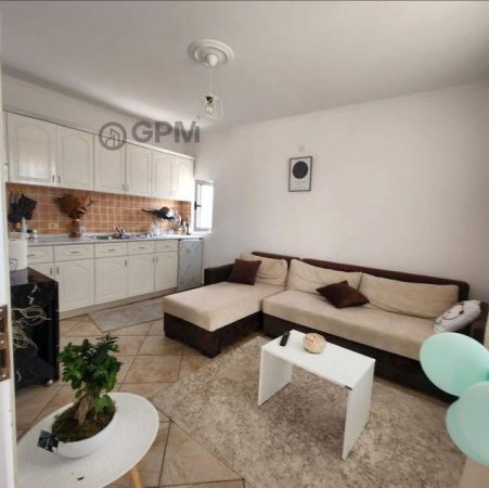 Tirane, shitet apartament 1+1+BLK Kati 5, 53 m² 1.000 Euro/m2 (Medrese)