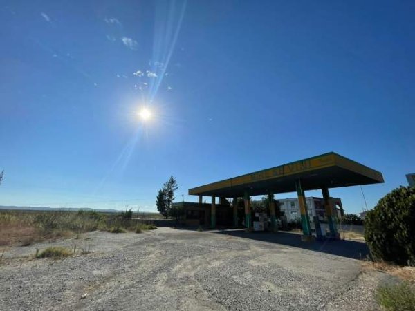 Lushnje, shitet ambjent biznesi 6.000 m²  (AUTOSTRADA RROGOZHINE-LUSHNJE)