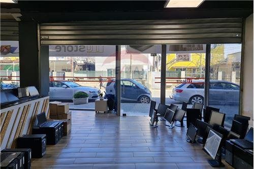 Tirane, jepet me qera ambjent biznesi Kati 0, 158 m² 900 Euro