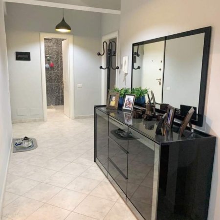 Tirane, jepet me qera apartament 2+1+BLK Kati 6, 110 m² 600 Euro (Rruga Siri Kodra)