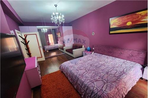 Tirane, shitet apartament 2+1 Kati 5, 100 m² 115.000 Euro