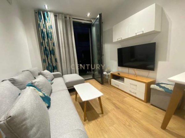 Tirane, jepet me qera apartament 1+1 Kati 0, 70 m² 650 Euro (Teg)