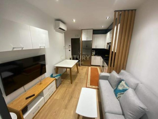 Tirane, jepet me qera apartament 1+1 Kati 0, 70 m² 650 Euro (Teg)