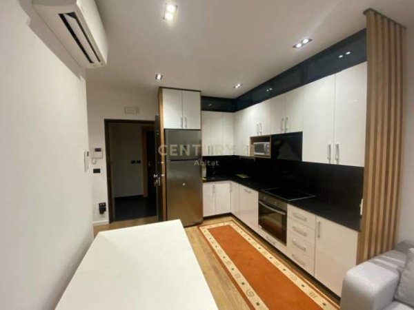 Tirane, jepet me qera apartament 1+1 Kati 0, 70 m² 650 Euro (Teg)