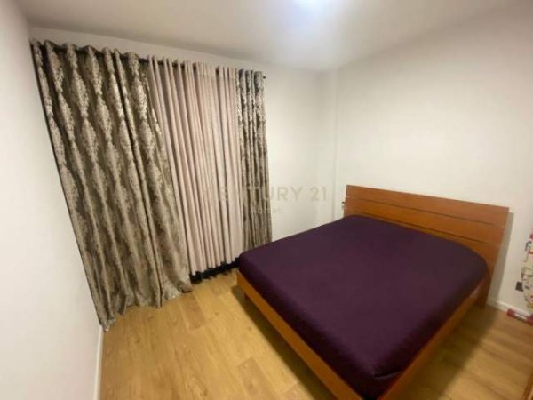 Tirane, jepet me qera apartament 1+1 Kati 0, 70 m² 650 Euro (Teg)