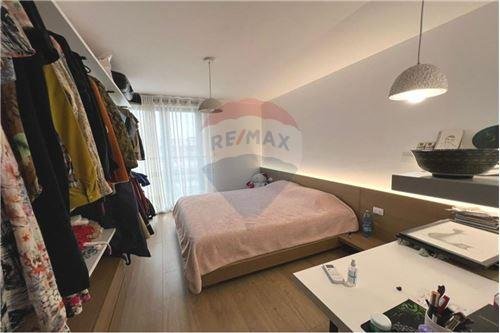 Tirane, jepet me qera 2+1 Kati 9, 90 m² 700 Euro