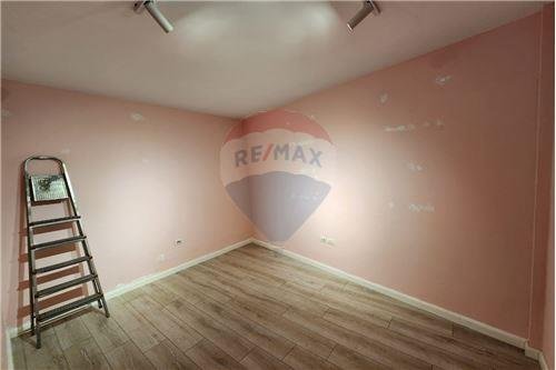 Tirane, jepet me qera apartament 2+1 Kati 2, 74 m² 450 Euro