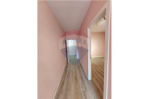 Tirane, jepet me qera apartament 2+1 Kati 2, 74 m² 450 Euro