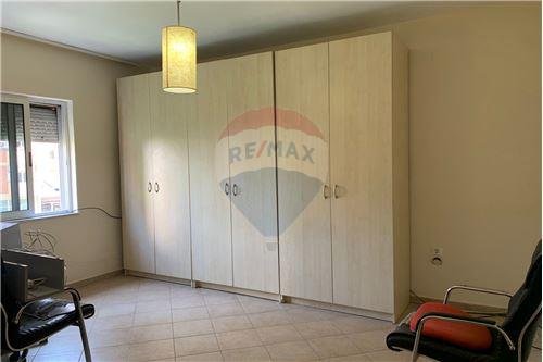 Tirane, jepet me qera apartament 1+1 Kati 4, 60 m² 380 Euro