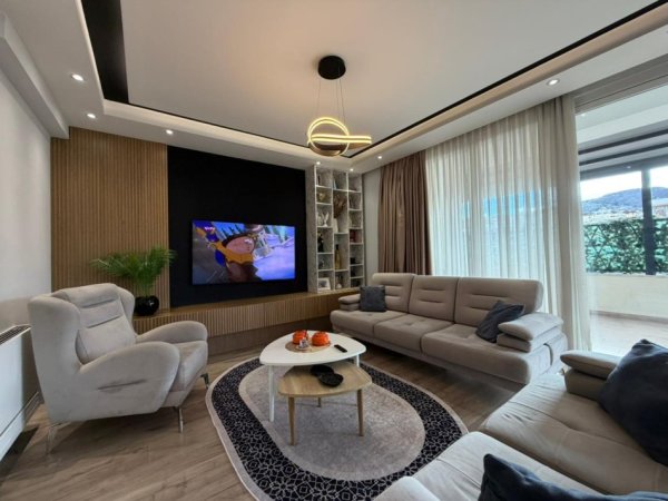 Tirane, shitet apartament duplex Dublex Kati 2, 190 m² 390.000 € (Kristal Center)